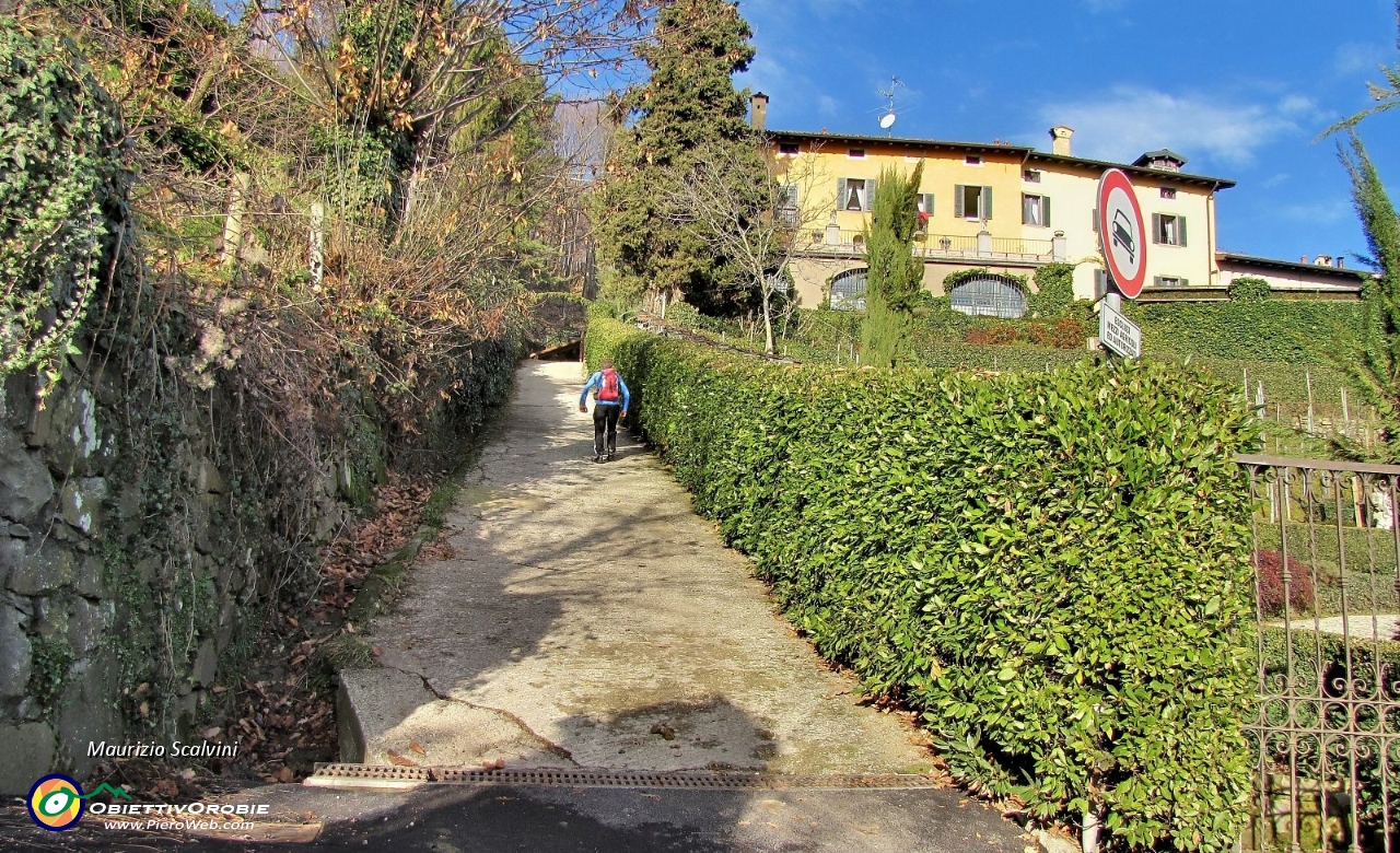 23 La micidiale rampa cementata di Cabergnino....JPG